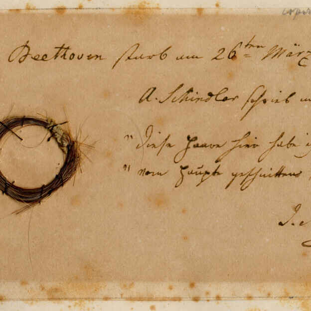 The Moscheles Lock, authenticated by the study, with inscription by former owner Ignaz Moscheles. Image credit: Ira F. Brilliant Center for Beethoven Studies, San Jose State University. (Under a Creative Commons Attribution-Share Alike 4.0 International license).