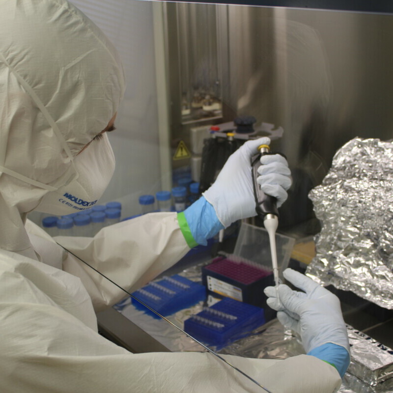 Labwork on the Moscheles Lock at the University of Tübingen, Germany. Image credit: Susanna Sabin.